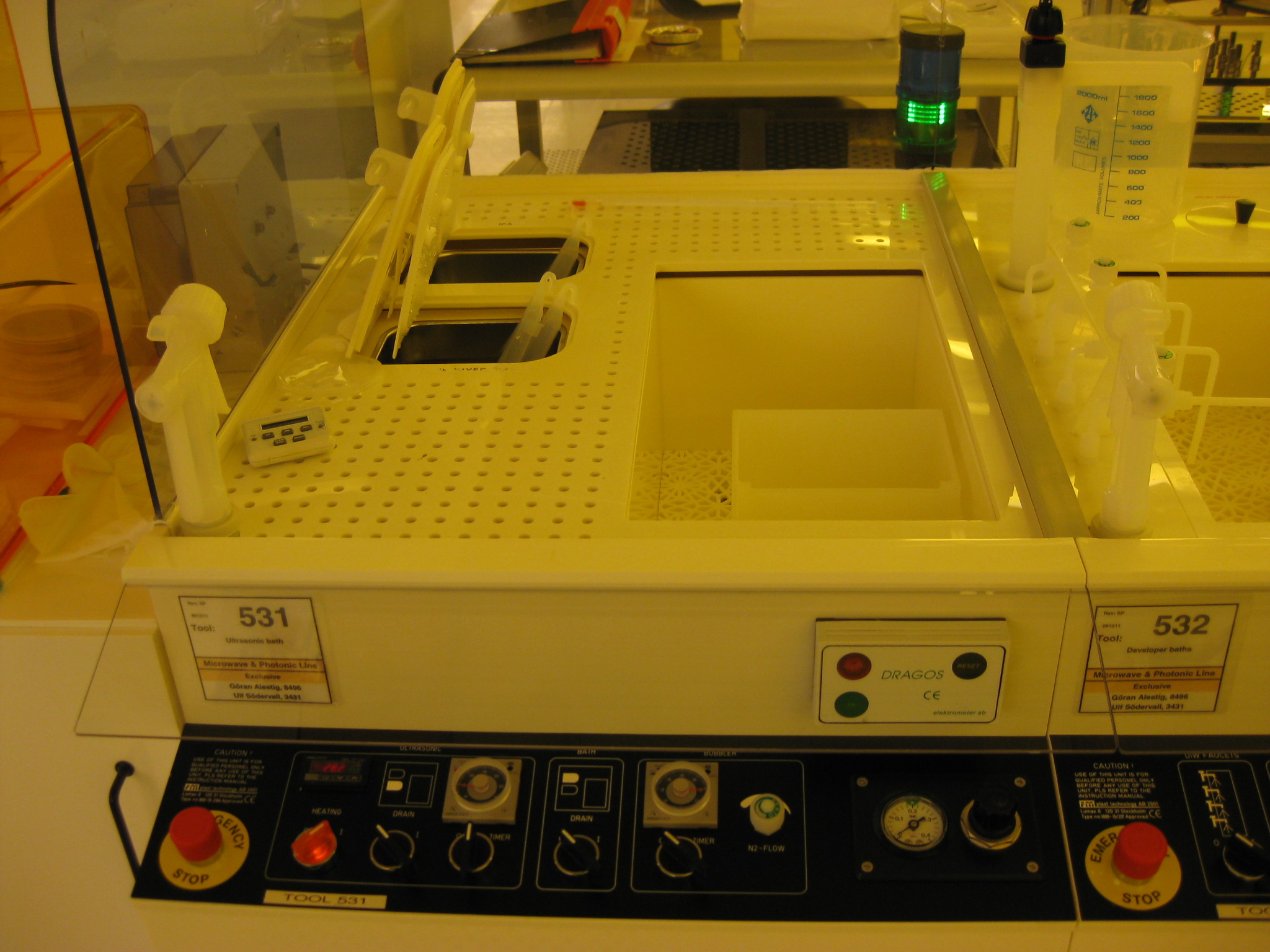 Picture of Wet Bench - Solvent - Ultrasonic bath - Microwave line